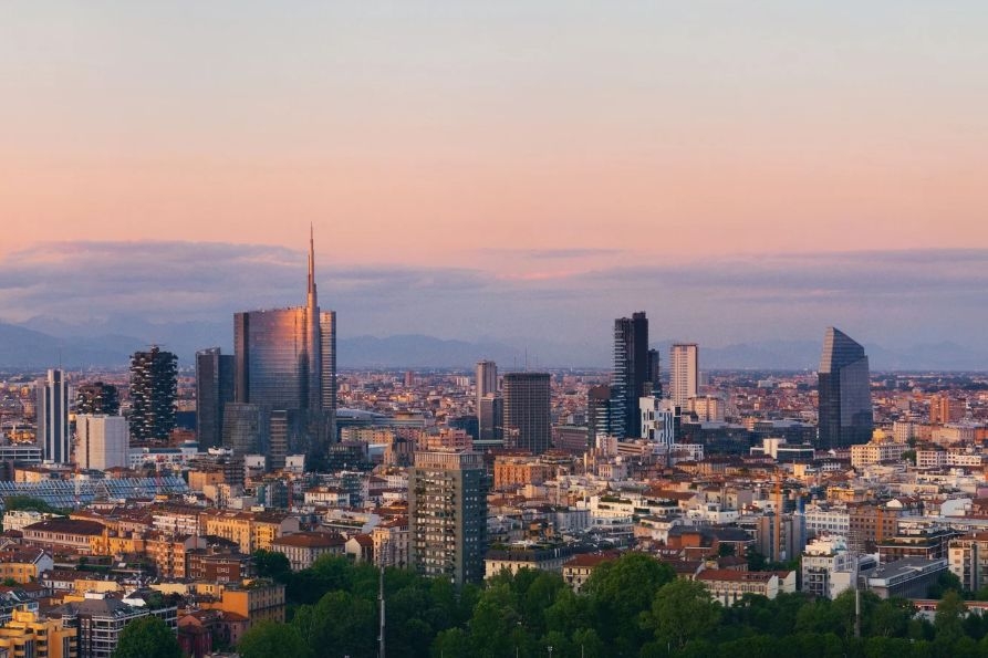 consulta AL-milano skyline-893x595